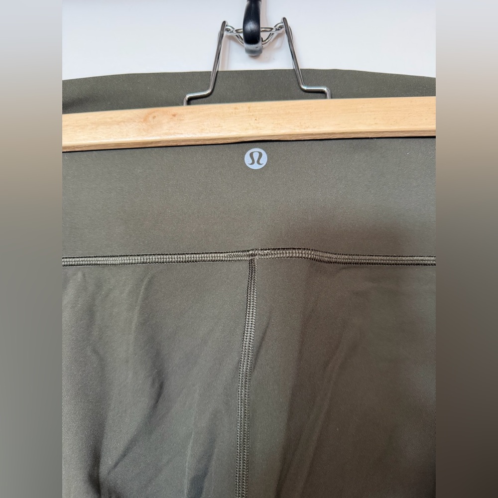 VGUC Lululemon 7/8 Leggings Size 6